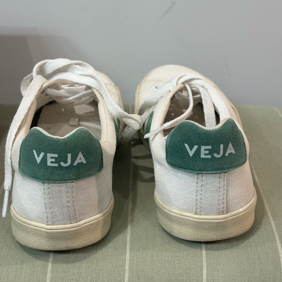 Veja White Sneakers with Green Heel Tab - Picture 5 of 14